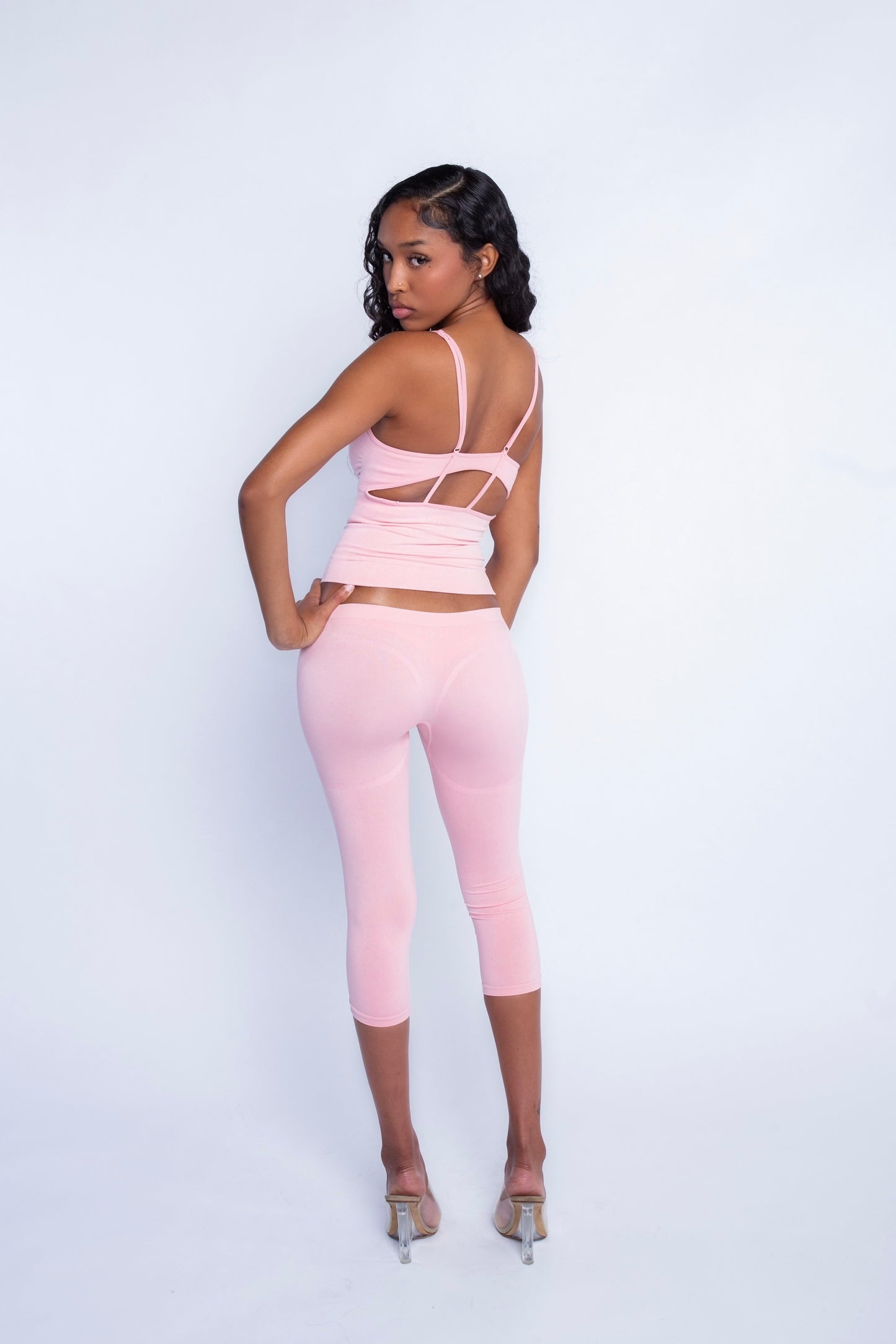 
                  
                    Seamless LowRise Capris (Pink)
                  
                
